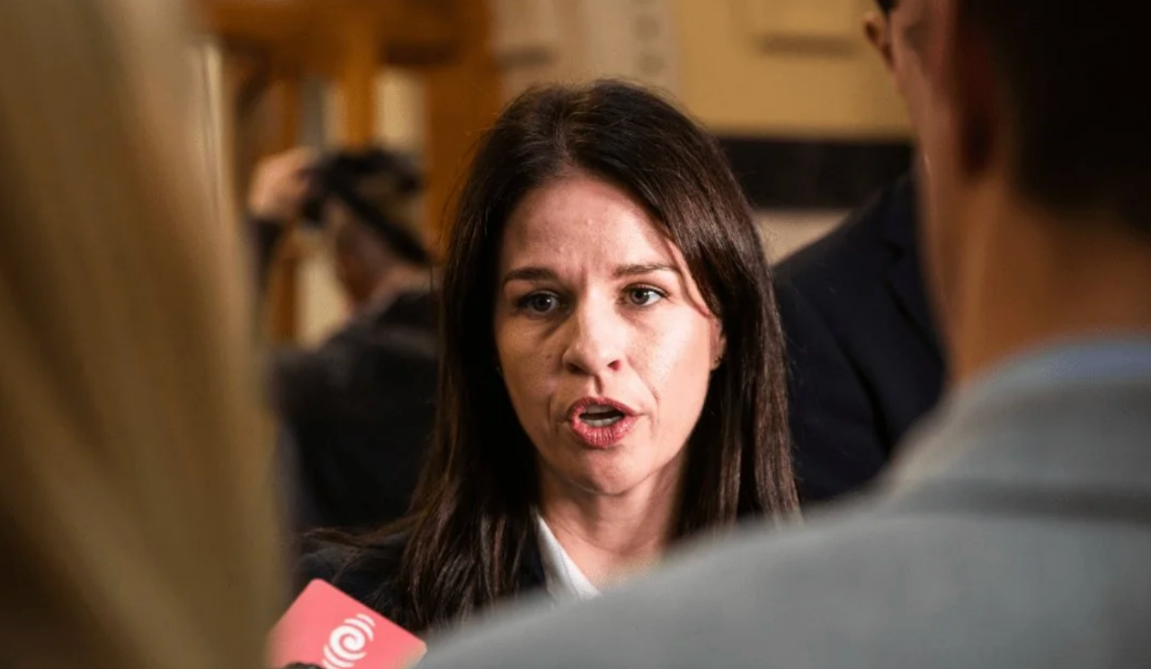 新西兰官宣最新居留通道！100万起投，最快1年拿PR，但首批仅100个名额...